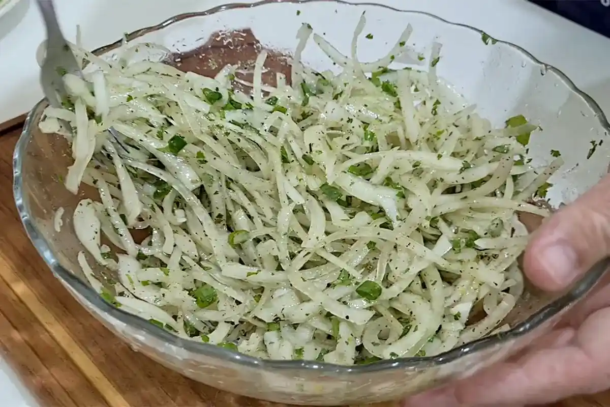 receita-de-salada-de-cebola