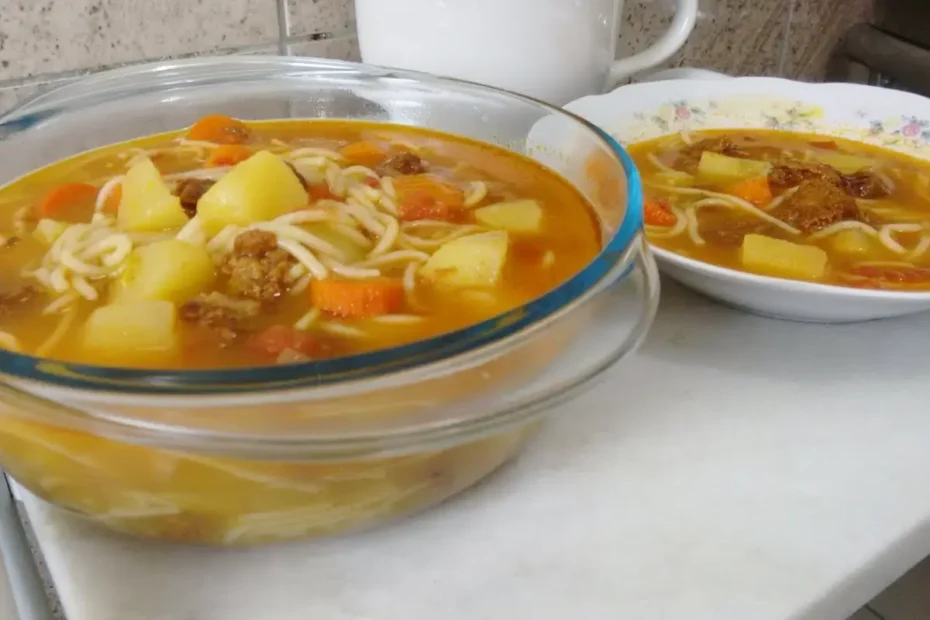 como-fazer-sopa-de-macarrao-com-legumes